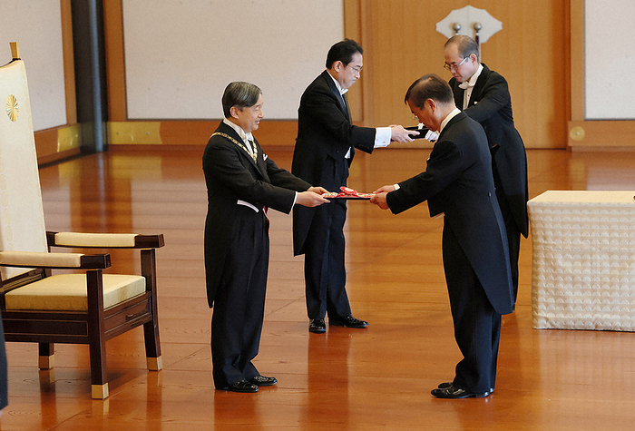 Grand Cordon of the Order of the Sacred Treasure, Autumn Conferment Ceremony  Yoshio Hachiro  front right  receives the Grand Cordon of the Order of the Rising Sun from His Majesty the Emperor at the Grand Cordon of the Autumn Conferment Ceremony at 10:39 a.m. on November 8, 2023 in the Pine Room of the Imperial Palace  representative photo .