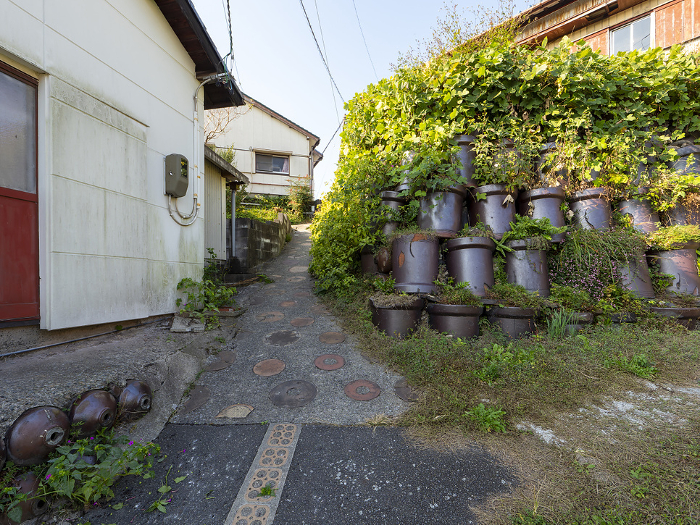 Tokoname City pottery walkway lined with pottery clay pipes