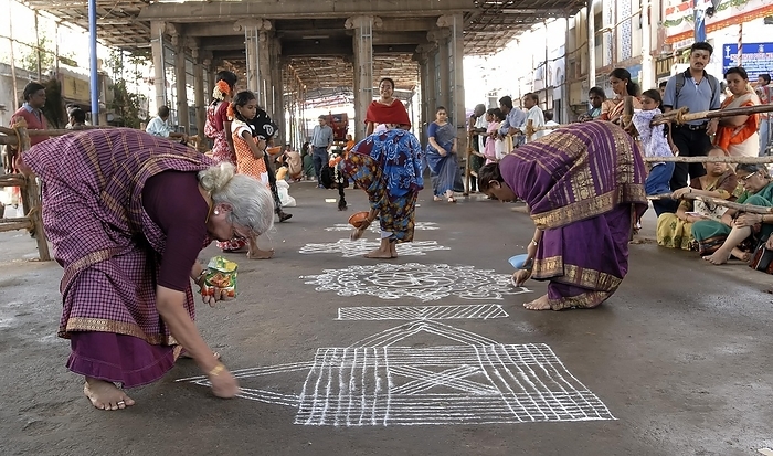 Kolam- In front of Kapaleeswarar temple during festival, Mylapore, Chennai, by Muthuraman V