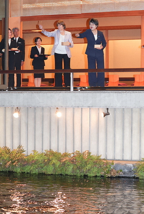 G7 Foreign Ministers  Meeting to be held in Tokyo, with French and Japanese foreign ministers meeting.  Foreign Minister Yoko Kamikawa  right  and French Foreign Minister Corona feed carp in a pond at the Japanese style annex of the State Guest House in Moto Akasaka, Tokyo, November 8, 2023, 7:54 p.m.  representative photo 