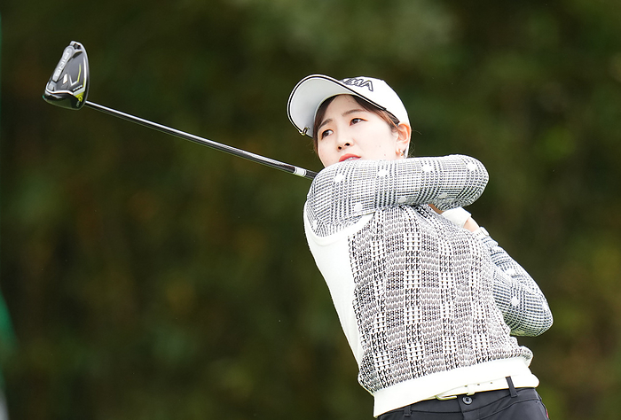 2023 ITO EN LADIES 2nd Day Minami Hiruta hitting a tee shot on the 1st tee on the 2nd day of the Ito En Ladies Championship, November 11, 2023 Date November 11, 2023 Site Great Island Club, Chiba, Japan