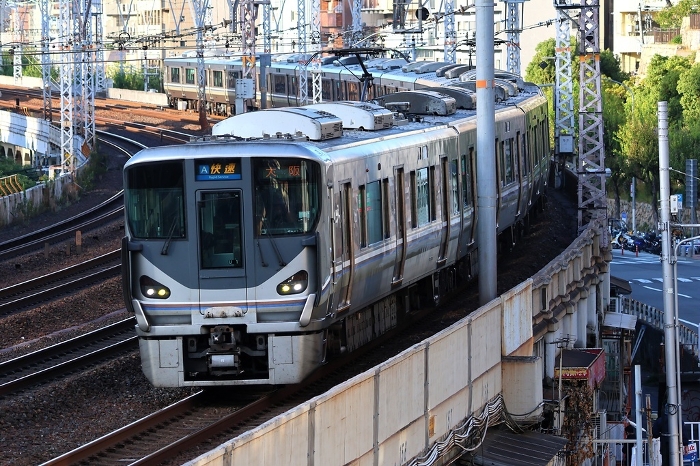 JR West] Series 225-0 Rapid (JR Kobe Line: Kobe - Motomachi)