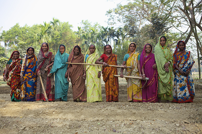 Bangladesh Women From Agricultural Commune  Kishoreganj, Bangladesh, by Ian Taylor   Design Pics