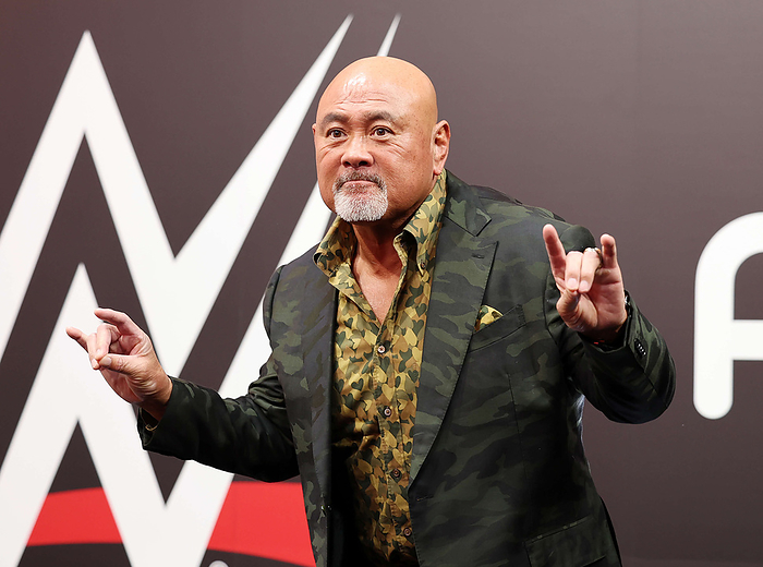 WWE Survivor Series Press Conference in Japan WWE Survivor Series Superstar Press Conference in Japan Keiji Muto poses and enters the press conference room on November 16, 2023 date 20231116 place Chateau Amoeba
