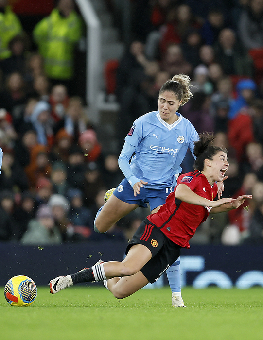 Manchester United v Manchester City   Barclays Women s Super League Laia Aleixandri of Manchester City fouls Lucia Garcia of Manchester United which resulted in her being sent off during the Barclays Women s Super League match between Manchester United and Manchester City at Old Trafford on November 19, 2023 in Manchester, England.  This Photograph May Only Be Used For Newspaper And Or Magazine Editorial Purposes. May Not Be Used For Publications Involving 1 Player, 1 Club Or 1 Competition Without Written Authorisation From Football DataCo Ltd. For Any Queries, Please Contact Football DataCo Ltd on  44  0  207 864 9121