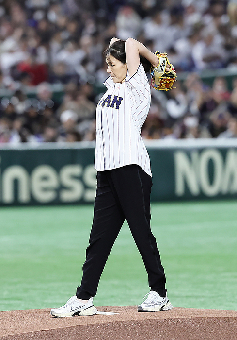 2023 Asia Professional Baseball Championship Final Carnext Asian Professional Baseball Championship 2023 Final, Japan vs. South Korea Haruka Igawa throws out the first pitch on November 19, 2023 photo date 20231119 place Tokyo Dome