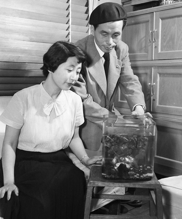 Kon Ichikawa and his wife Natsuju Wada, June 1953; photo by Yoshimasa Niikura.