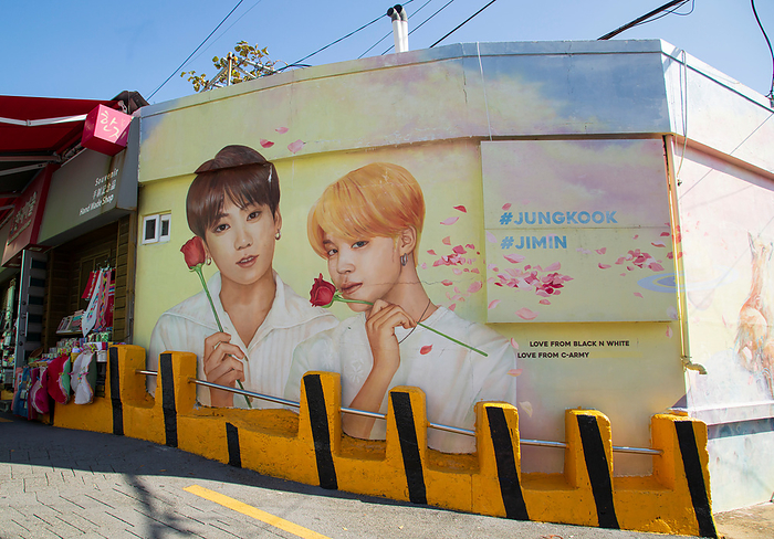Gamcheon Culture Village in Busan, South Korea Gamcheon Culture Village, Nov 9, 2023 : A mural featuring Jungkook and Jimin of BTS at Gamcheon Culture Village in Busan, about 420 km  261 miles  southeast of Seoul, South Korea. Tourists call the village the  Santorini of Korea  and it is a tourist attraction. The village was an area which was once home to war refugees during the 1950 53 Korean War. South Korea is seeking to host the 2030 World Expo in Busan as it is competing against Saudi Arabia and Italy. The host city will be announced on November 28.  Photo by Lee Jae Won AFLO 