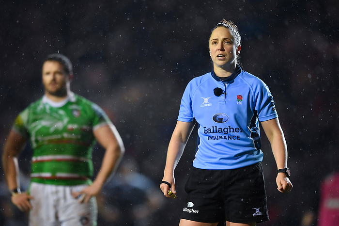 Leicester Tigers v Newcastle Falcons, Leicester, UK   3 Dec 2023 Referee Sara Cox looks on during the Gallagher Premiers Leicester Tigers v Newcastle Falcons, Leicester, UK   3 Dec 2023 Referee Sara Cox looks on during the Gallagher Premiership Rugby Match between Leicester Tigers and Newcastle Falcons at Mattioli Woods Welford Road on 3 December 2023. Leicester Mattioli Woods Welford Road GBR Copyright: xPatrickxKhachfe PPAUKx PPA 073279