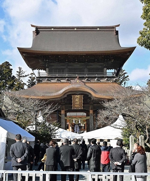 The tower gate of Aso Shrine, restoration completed after more than seven years of work. The tower gate of Aso Shrine, whose restoration was completed after more than seven years of work, in Aso, Kumamoto, Japan, December 7, 2023, 10:35 a.m. Photo by Yoshiyuki Hirakawa