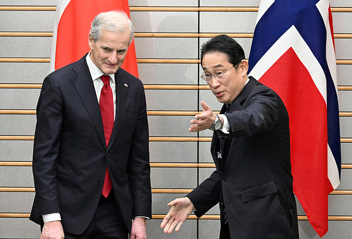 Norwegian Prime Minister Visits Japan Prime Minister Fumio Kishida attends a summit meeting with Prime Minister St re of Norway  left  at the Prime Minister s Office on December 7, 2023, at 6:36 p.m. Photo by Mikaru Takeuchi