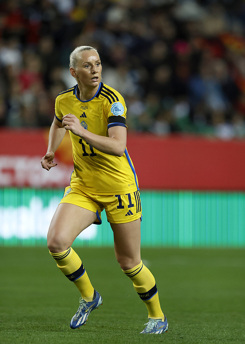 Spain v Sweden   UEFA Womens Nations League Stina Blackstenius of Sweden running during the UEFA Womens Nations League match between Spain and Sweden at La Rosaleda Stadium on December 5, 2023 in Malaga, Spain.   WARNING  This Photograph May Only Be Used For Newspaper And Or Magazine Editorial Purposes. May Not Be Used For Publications Involving 1 player, 1 Club Or 1 Competition Without Written Authorisation From Football DataCo Ltd. For Any Queries, Please Contact Football DataCo Ltd on  44  0  207 864 9121