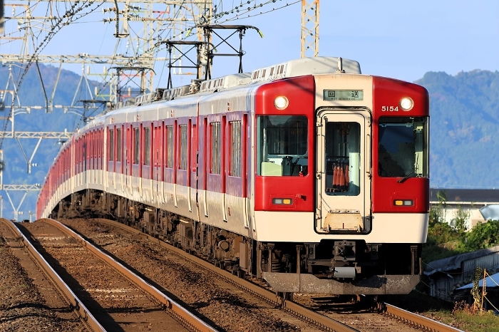 Kintetsu] Series 5200 (Osaka Line: Matsuzuka Station)