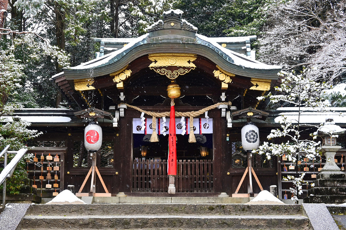 Eight major shrines in Kyoto City related to Musashi Miyamoto in the snow