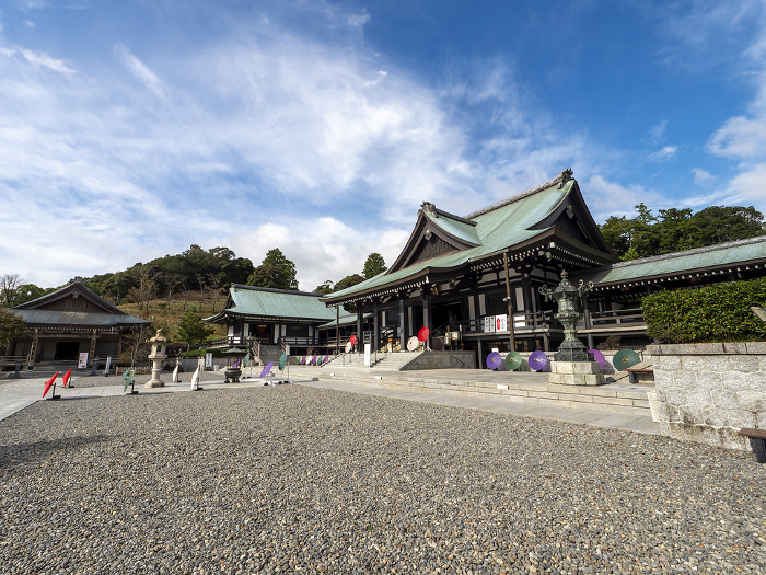 Scenery of the main hall of Houta-san Son'eiji Temple with blue sky