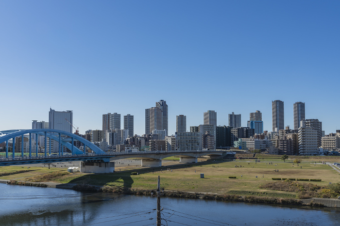 Musashi Kosugi and Shin-Maruko area seen from over the Tama River