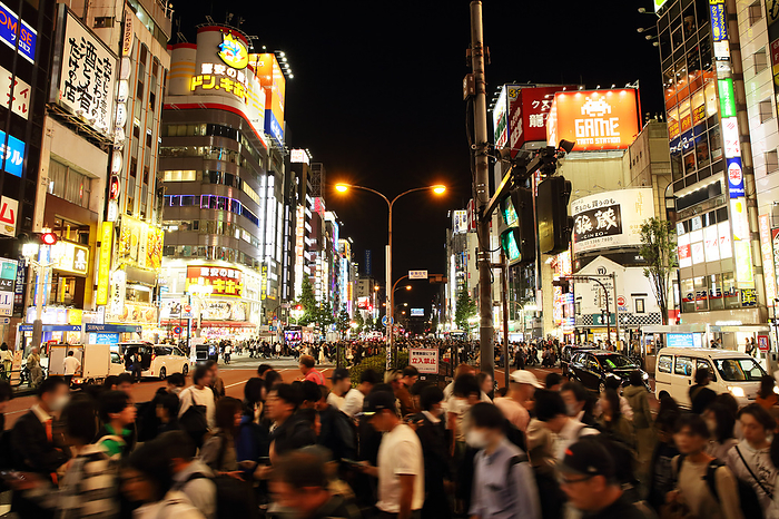 The hustle and bustle of Shinjuku Kabukicho