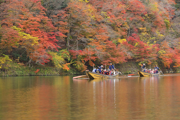 Arashiyama  Arashikyo  and Hozugawa River rafting in autumn leaves, Kyoto 100 Best Places to View Autumn Foliage in Japan