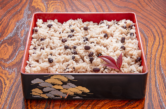 red rice (beans and mochi)
