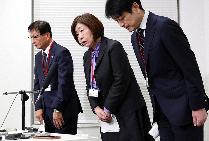 Nihon University football team drug case Mariko Hayashi  center , Chancellor of Nihon University, takes a bow after being interviewed by reporters, at 5:43 p.m. on December 25, 2023 in Chiyoda ku, Tokyo.