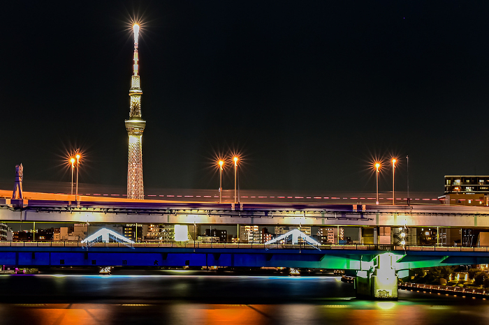 Tokyo] Eitaibashi Bridge over the Sumida River. The night view of the buildings in Tsukishima and Tokyo Sky Tree was also beautiful.