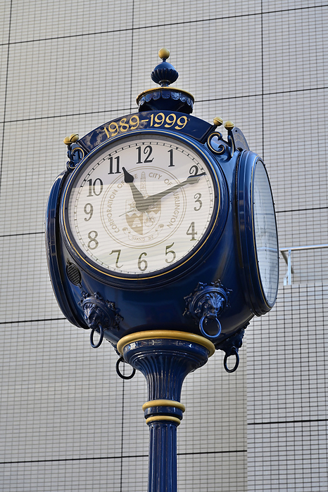 Burlington Friendship Clock in front of Itabashi Ward Office, Tokyo A gift from the City of Burlington to commemorate the 10th anniversary of the sister city affiliation between Itabashi Ward and the City of Burlington, Ontario, Canada.