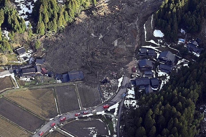 Major Earthquake of Magnitude 7 in Noto District, Wajima City, Ishikawa Prefecture The site of a landslide that hit a community in Wajima, Ishikawa Prefecture, Japan, from a helicopter at 2:40 p.m. on January 4, 2024.