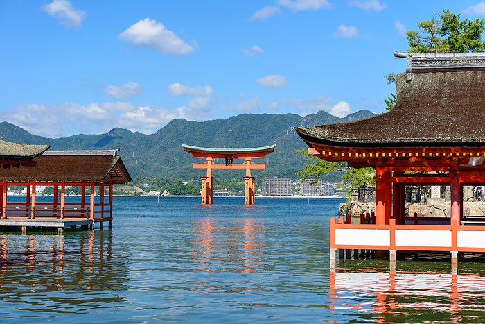 Itsukushima Shrine and Otorii Gate Hatsukaichi City Hiroshima Prefecture