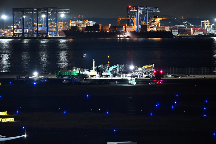 Removal of Japan Coast Guard aircraft MA722 and JAL A350 from Runway C at Haneda Airport JAL s Airbus A350 900  JL516 from Sapporo Shin Chitose to Haneda, reg. JA13XJ  fuselage and engine Rolls Royce Trent XWB being removed from Runway C at Haneda Airport, on January 5, 2024. PHOTO: Tadayuki YOSHIKAWA Aviation Wire