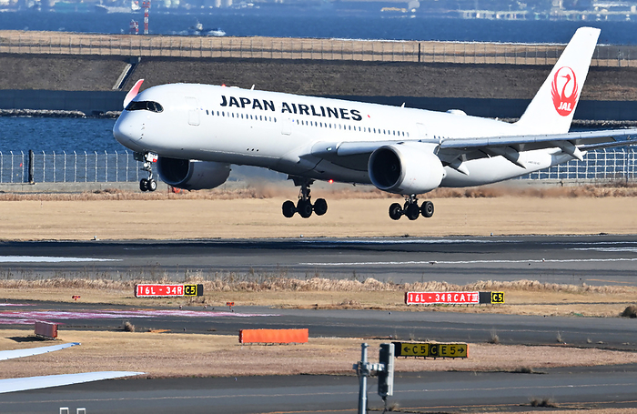 Passenger aircraft taking off and landing on Runway C at Haneda Airport, which has resumed operations. Airbus A350 900  reg. JA05XJ  of JAL flight JL506 from Sapporo New Chitose landing near the C5 Stop position on the first day of reopening of Runway C at Haneda Airport, on January 8, 2024. PHOTO: Tadayuki YOSHIKAWA Aviation Wire