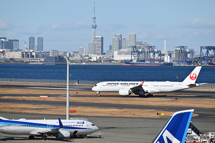 Passenger aircraft taking off and landing on Runway C at Haneda Airport, which has resumed operations. Airbus A350 900  reg. JA05XJ  of JAL flight JL506 from Sapporo New Chitose landed on the first day of reopening of Runway C at Haneda Airport, on January 8, 2024. PHOTO: Tadayuki YOSHIKAWA Aviation Wire