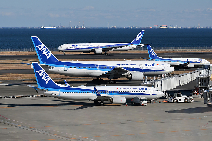 Passenger aircraft taking off and landing on Runway C at Haneda Airport, which has resumed operations. ANA Boeing 777 and 737 arriving and departing from Haneda Airport on the first day of reopening of Runway C, on January 8, 2024. PHOTO: Tadayuki YOSHIKAWA Aviation Wire