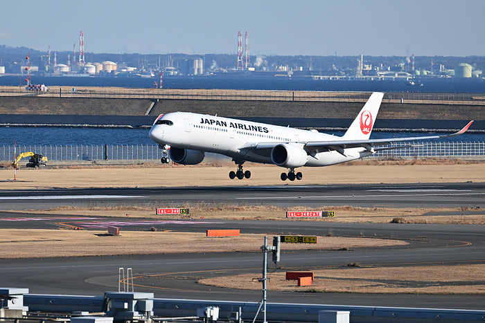 Passenger aircraft taking off and landing on Runway C at Haneda Airport, which has resumed operations. Airbus A350 900  reg. JA07XJ  of JAL flight JL508 from Sapporo New Chitose landing near the C5 Stop position on the first day of reopening of Runway C at Haneda Airport, on January 8, 2024. PHOTO: Tadayuki YOSHIKAWA Aviation Wire