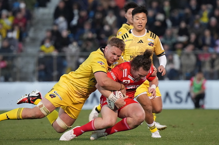 2023 24 Japan Rugby League One Sungoliath s Sam Cane and Steelers  Michael Little during the 2023 24 Japan Rugby League One match between Tokyo Suntory Sungoliath and Kobelco Kobe Steelers at Prince Chichibu Memorial Stadium in Tokyo, Japan on January 6, 2024.  Photo by AFLO 