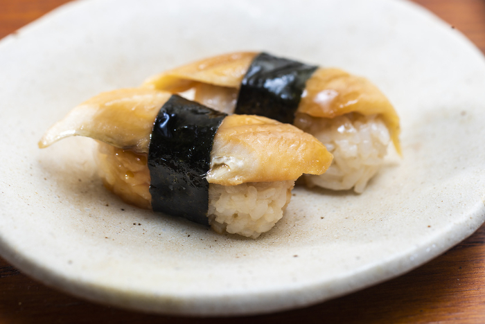 nigirizushi wrapped in conger eel
