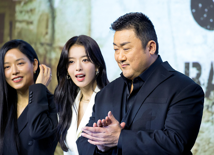 Press conference for the upcoming Netflix film,  Badland Hunters  in Seoul An Ji Hye, Roh Jeong Ui and Ma Dong Seok, Jan 16, 2024 :  L R  Actors An Ji Hye, Roh Jeong Ui and Ma Dong Seok  Don Lee  attend a press conference for the upcoming Netflix film, Badland Hunters  in Seoul, South Korea. The film tells the stories of individuals fighting to survive in an apocalypse caused by a large earthquake.  Badland Hunters  will premiere on Netflix, January 26.  Photo by Lee Jae Won AFLO 