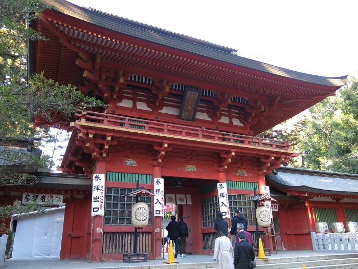 Katori Jingu Shrine (tower gate) during New Year's Day, crowded with visitors for Hatsumode (New Year's visit).
