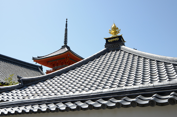 Three-storied pagoda of Kiyomizu-dera Temple in spring Higashiyama-ku, Kyoto