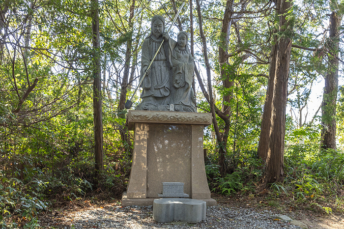 Numashima Statue of Izanagi and Izanami  Jiko Shrine  Statues of Izanagi and Izanami   Jiko Shrine  