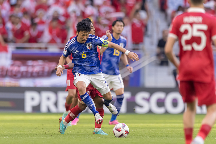 2023 AFC Asian Cup Group Stage DOHA, QATAR   JANUARY 24: Wataru Endo of Japan avoids a tackle during the AFC Asian Cup Group D match between Japan and Indonesia at Al Thumama Stadium on January 24, 2024 in Doha, Qatar.  Photo by Playmaker MB Media 