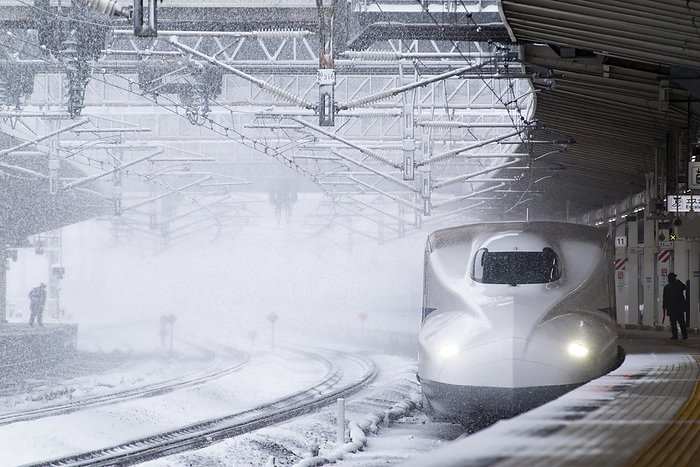 Tokaido Shinkansen in snow, Shiga