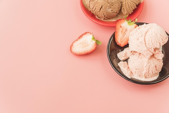 Portion yummy strawberry ice cream, by Oleksandr Latkun