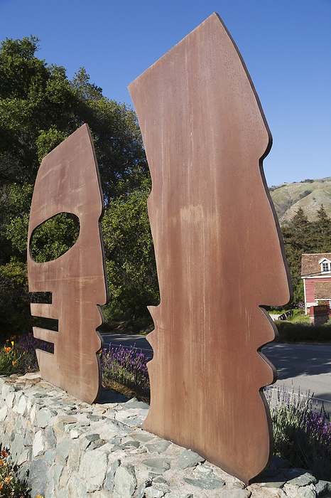 America Sculpture Of The Shape Of A Human Face  California, United States Of America, by Paul Quayle   Design Pics