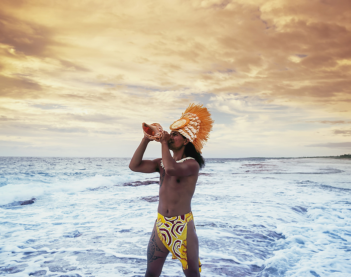 Tahiti Tahitian Man Blowing A Conche Shell  Tahiti, by David Kirkland   Design Pics