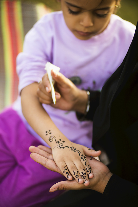 Saudi Arabia Young Girl Getting Henna On Her Hand  Taif, Saudi Arabia, by David Kirkland   Design Pics