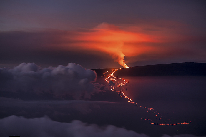 Hawaii Hawaii Island Spectacular overview of the 2022 eruption and lava flow of Mauna Loa Volcano  Moku  weoweo, the world s largest active volcano  on the Big Island of Hawaii  Island of Hawaii, Hawaii, United States of America, by Living Moments Media   Design Pics