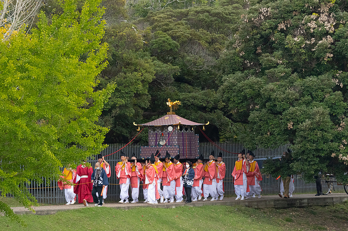 Nara Pref. Temukeyama Hachimangu Shrine Toshiwakekai Shinko Matsuri  portable shrine procession  Near Todaiji Daibutsu Pond