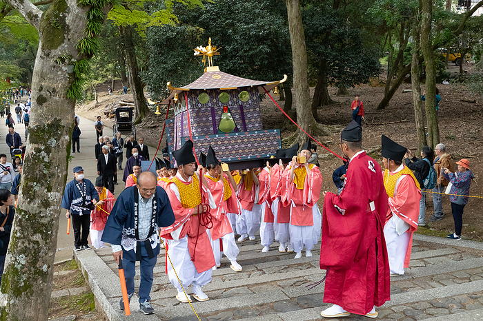 Nara Prefecture Temukeyama Hachiman Shrine Tengai Kanko  return of the portable shrine  Approach to Temukeyama Hachimangu Shrine