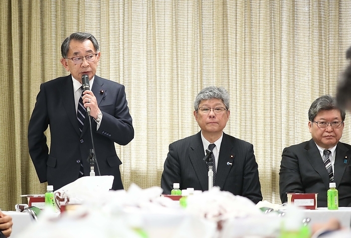 LDP s Abe faction s last meeting of the Diet The last general meeting of the Abe Faction  Seiwa Seisaku Kenkyukai  held in the afternoon.  Tachi Shioya