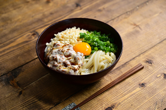 udon noodles with natto and soy sauce